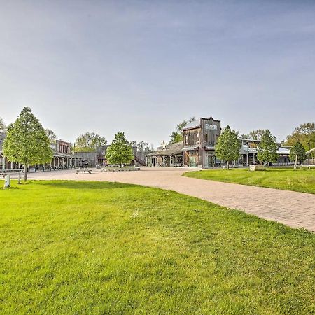 Resort Cabin With Fire Pit Golf, Hike And Play! Rothbury Buitenkant foto