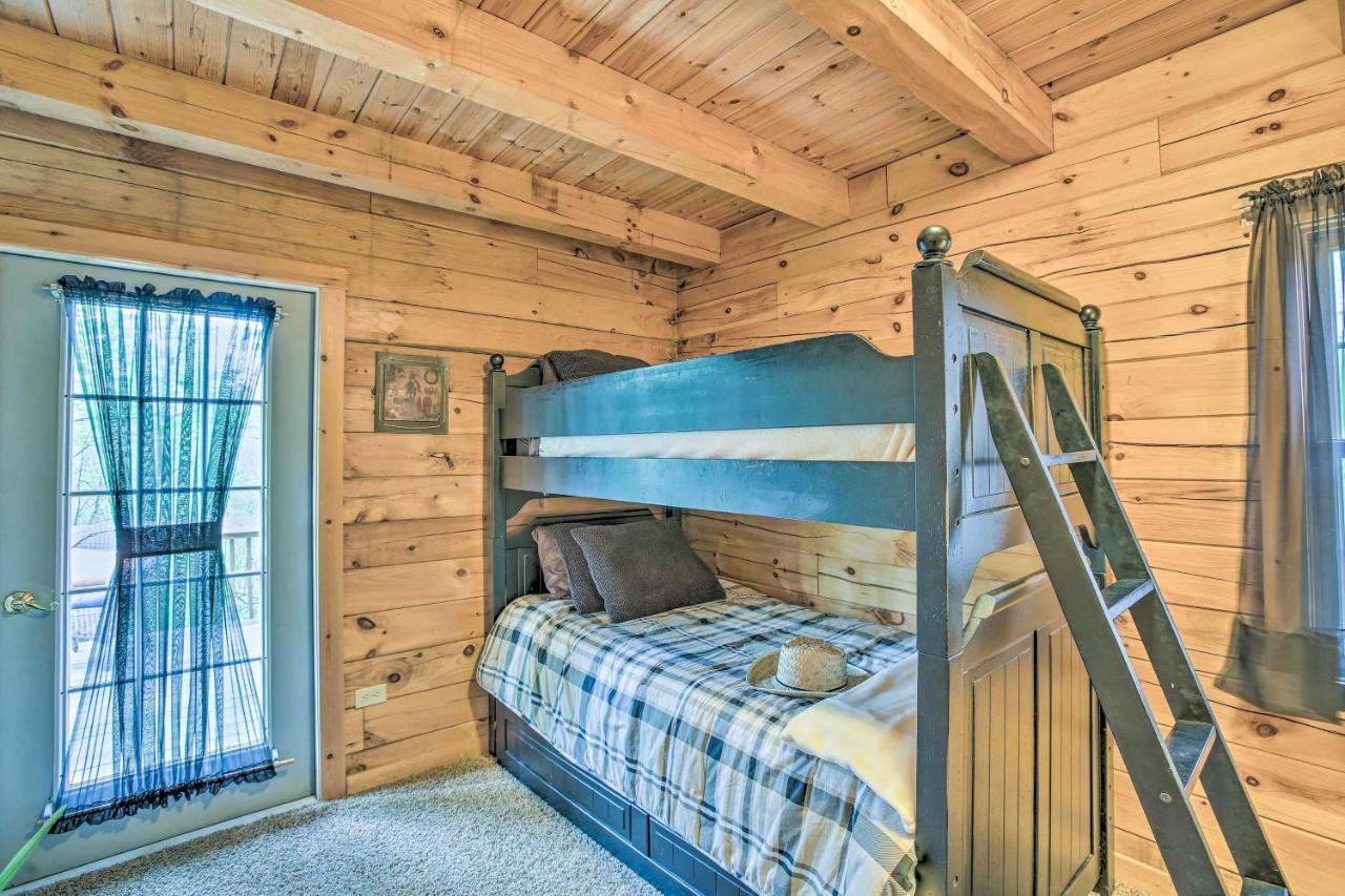Resort Cabin With Fire Pit Golf, Hike And Play! Rothbury Buitenkant foto
