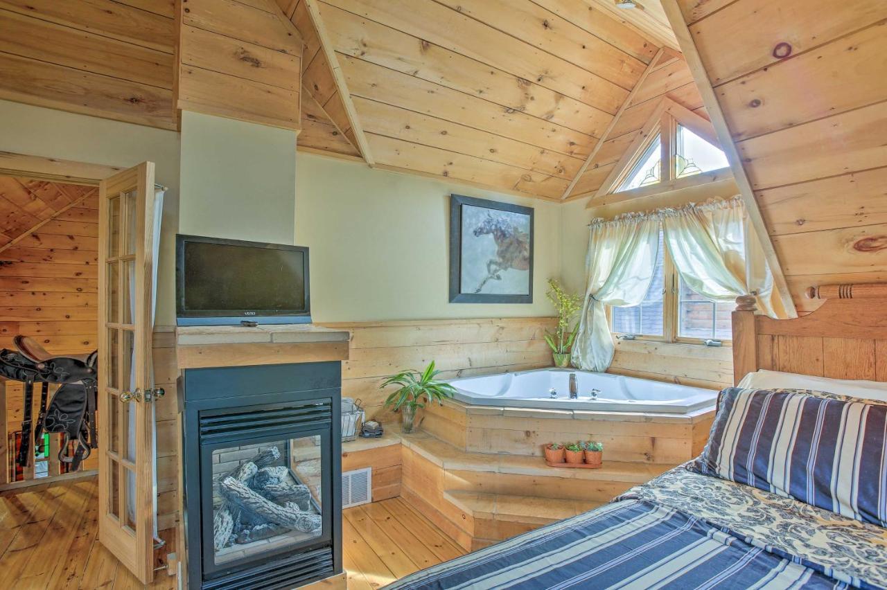 Resort Cabin With Fire Pit Golf, Hike And Play! Rothbury Buitenkant foto