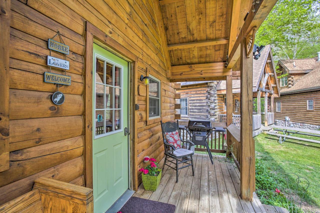 Resort Cabin With Fire Pit Golf, Hike And Play! Rothbury Buitenkant foto