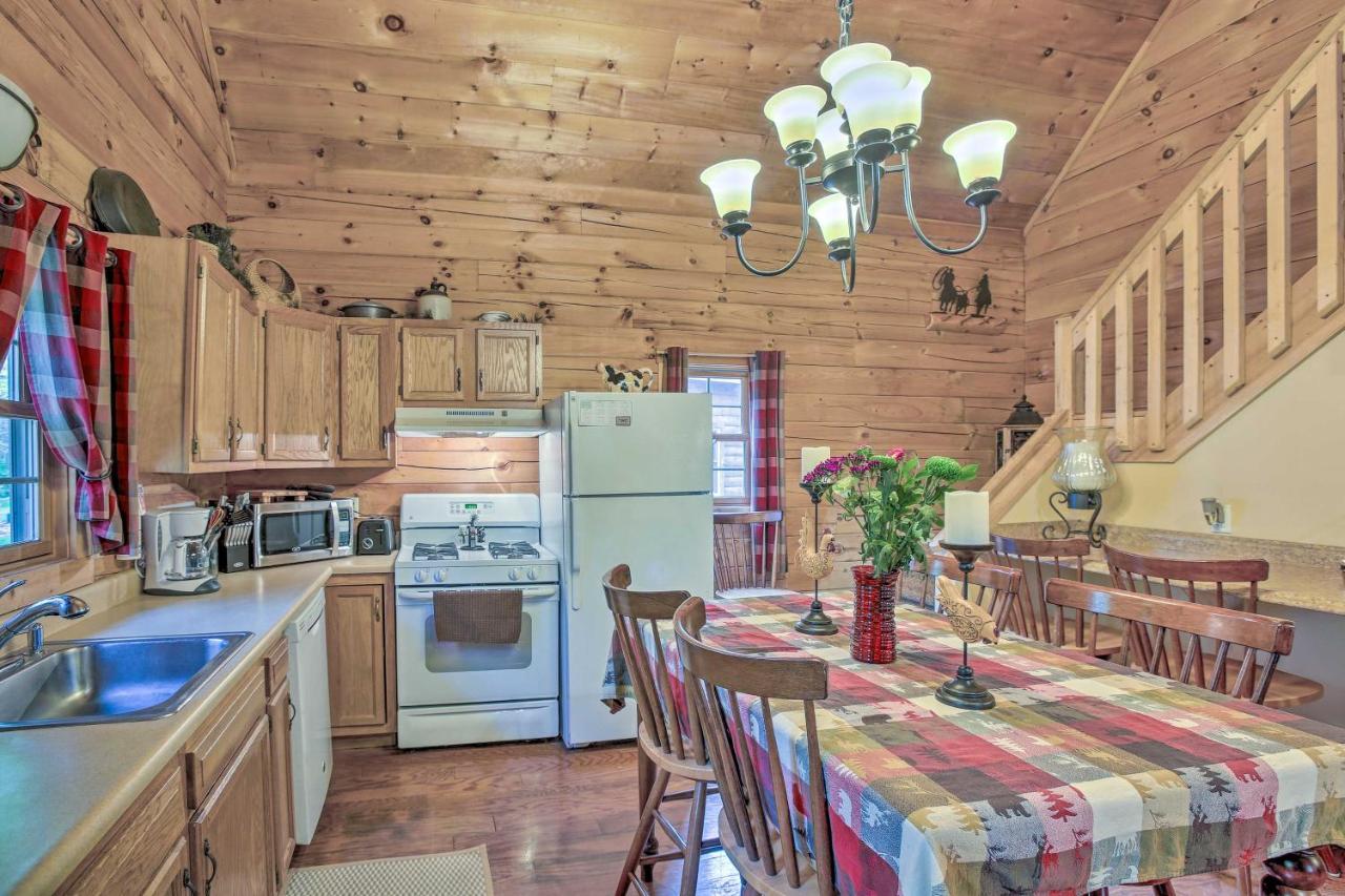 Resort Cabin With Fire Pit Golf, Hike And Play! Rothbury Buitenkant foto